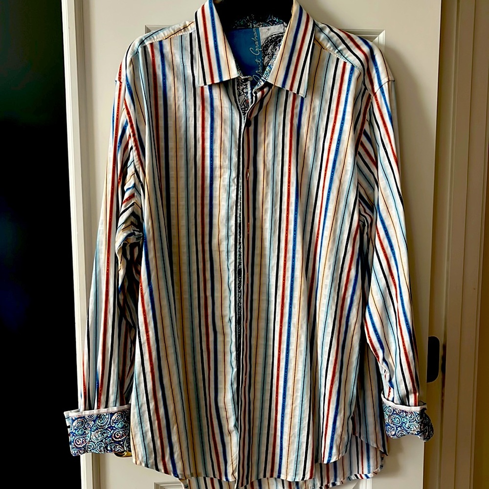 You will be the hit of a party in this Robert Graham shirt!